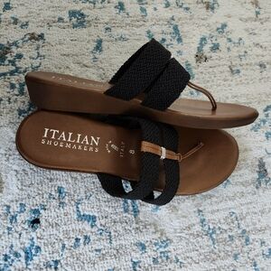 BNWOT Italian Shoe Makers. Size 8